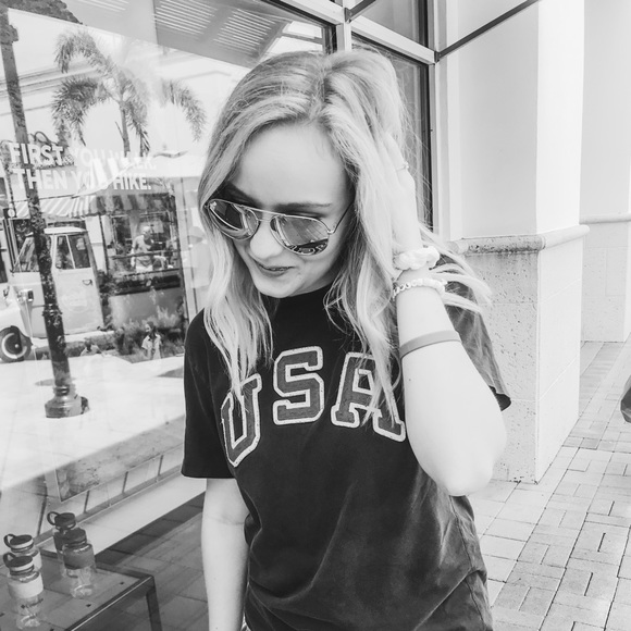 Meet your Posher, Madalyn - Picture 1 of 1